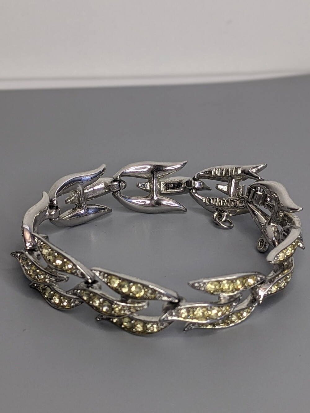 Vintage Sarah Coventry Pale Yellow Green Rhinestone Silver Tone Link Bracelet